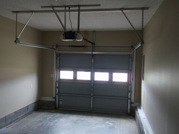 5th image of 453 Cranklen Cir