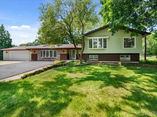 4N636 Klein Rd, West Chicago, IL 60185