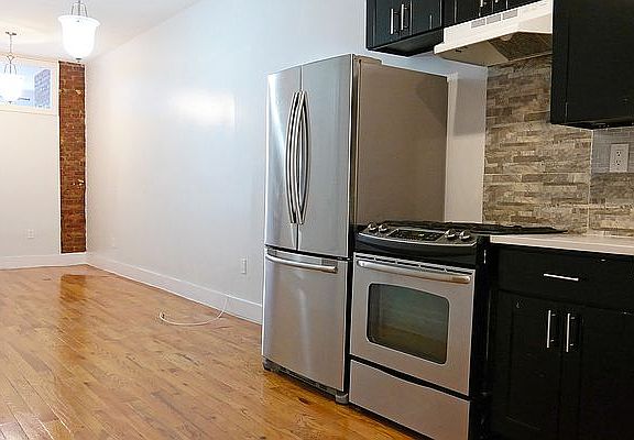 3rd image of 197 Irving Ave APT 2R