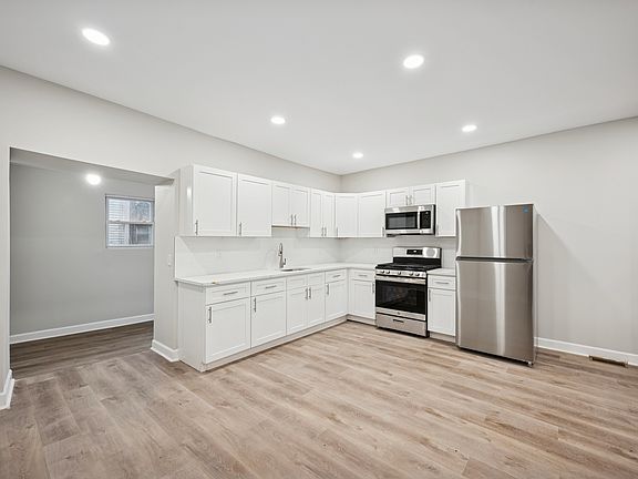 3rd image of 5959 Windsor Ave #A01