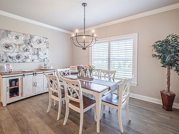 5th image of 136 Driftwood Ln