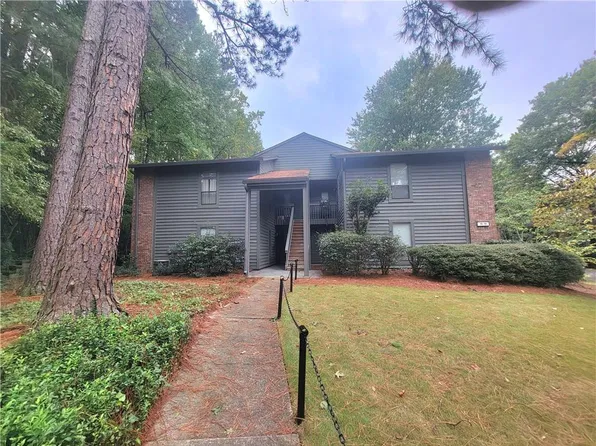 702 Tuxworth Cir, Decatur, GA 30033