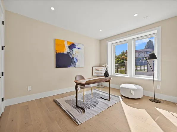 5115 Buxton St #1, Burnaby, BC V5H 1J2