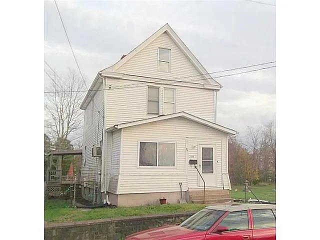 545 Green St photo 1