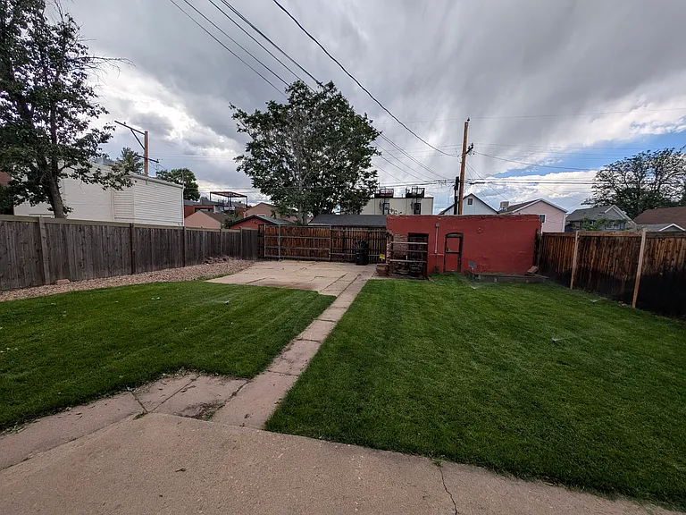 2929 Curtis St #B — Photo 13