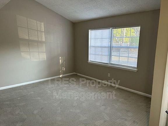2nd image of 816 W 25th St