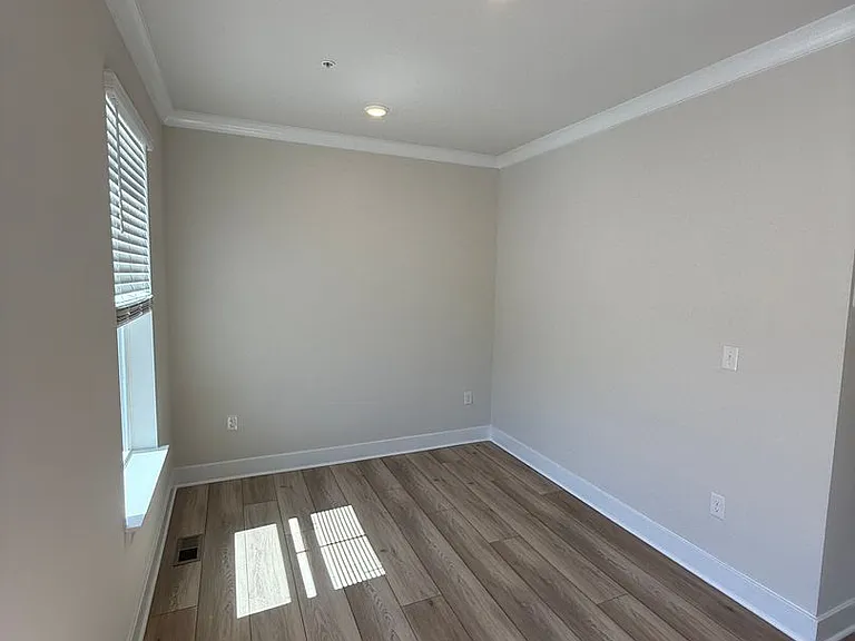 2108 Winterberry Ln — Photo 6