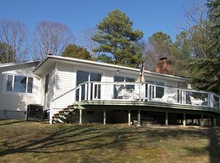 89 Berkeley Forest Rd, Weems, VA 22576
