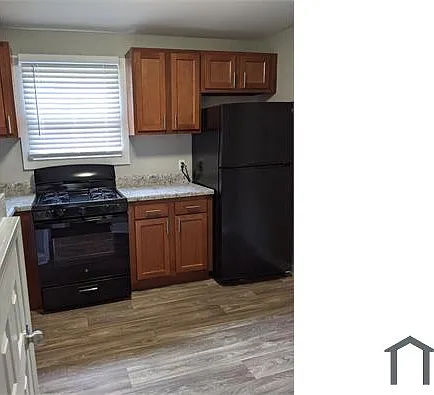 395 Linden Ave NE #7