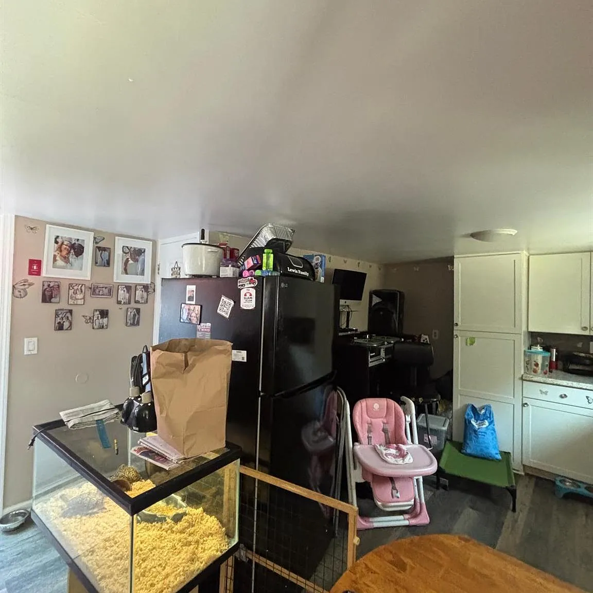 2 bed, 1.0 bath, 6098 sqft, $2,572 — Photo 3