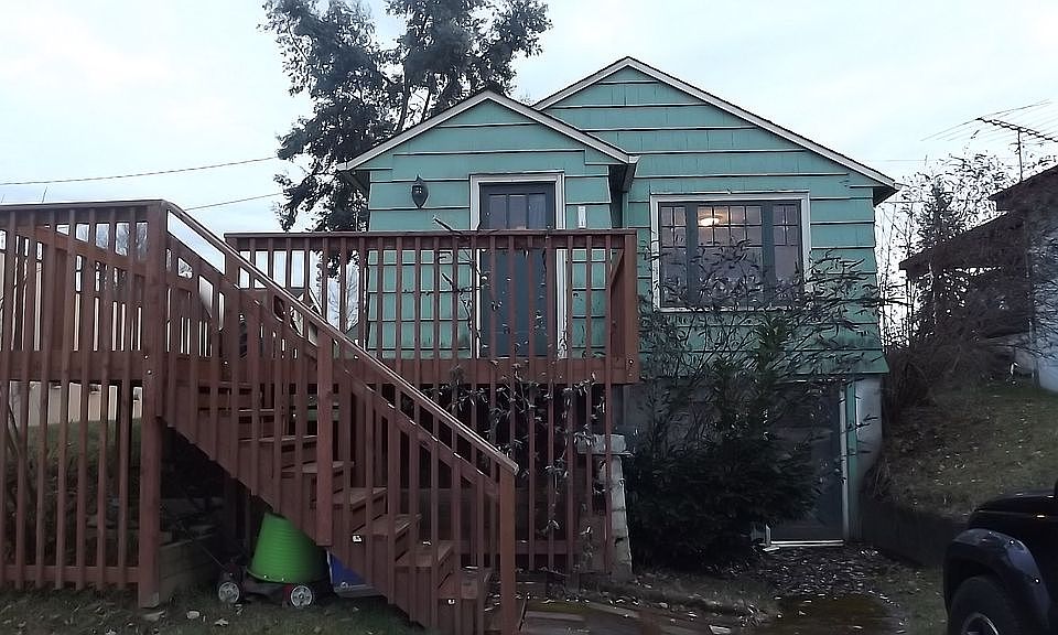 1st image of 2519 E 4th Ave