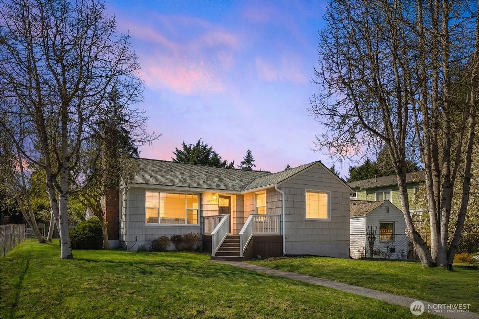 13703 Palatine Avenue N photo 1