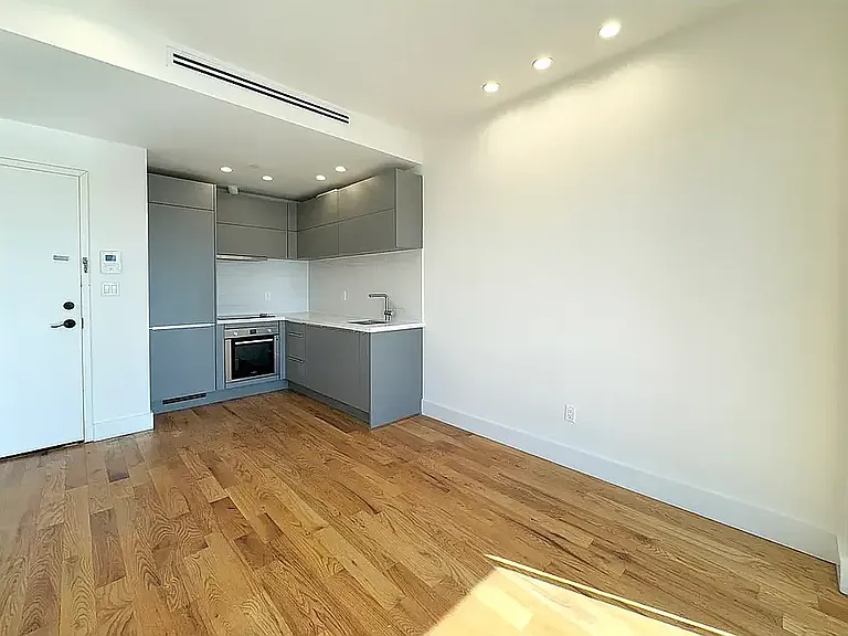 516 Herkimer St #3B — Photo 8