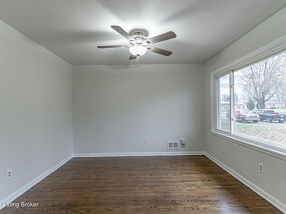 3rd image of 8281 Dorinda Ave