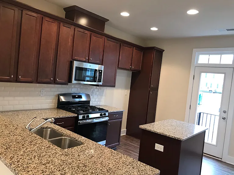 2313 Silver Crescent Dr — Photo 7