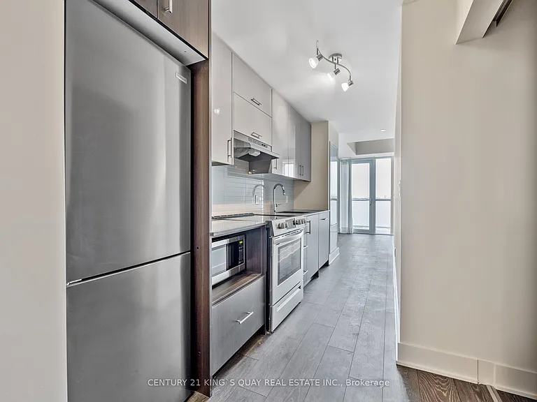 188 Fairview Mall Dr #822 — Photo 6