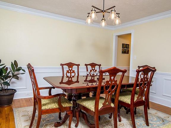 2nd image of 5244 Silver Creek Dr