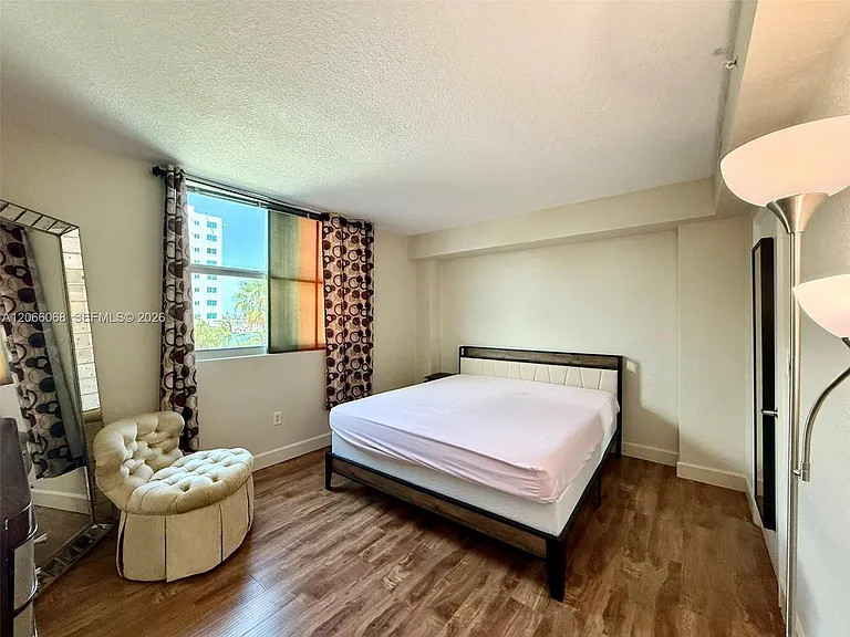 7501 E Treasure Dr #3H — Photo 19