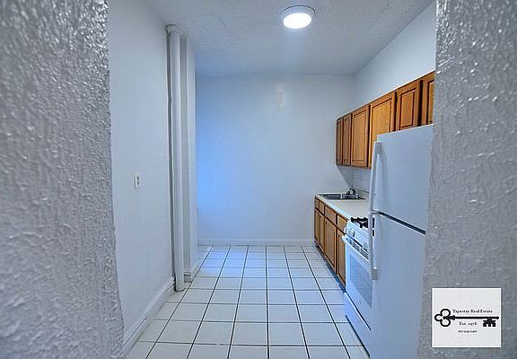 3rd image of 78-11 Kew Forest Ln #1BE