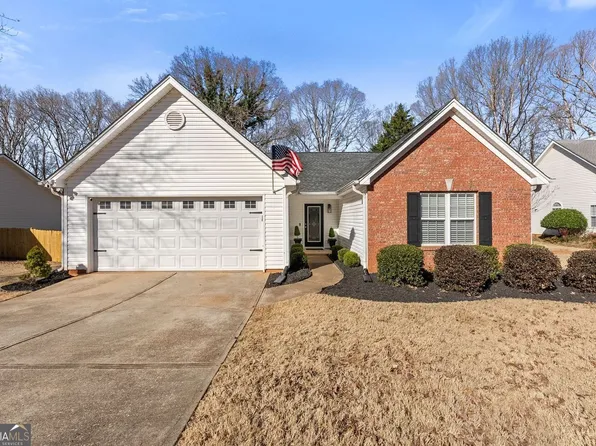 5740 Rolling Meadow Ln, Flowery Branch, GA 30542