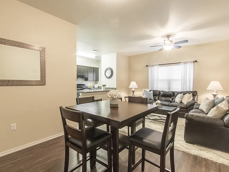 500 S Yarbrough Dr — Photo 23