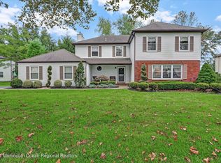 17 Cannonade Dr, Marlboro, NJ 07746