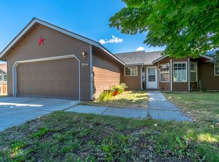 2214 SW 30th Ct, Redmond, OR 97756