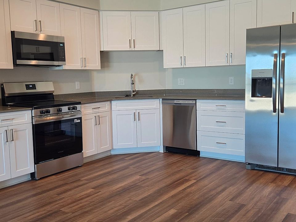 2nd image of 365 W Spruell Ave #10