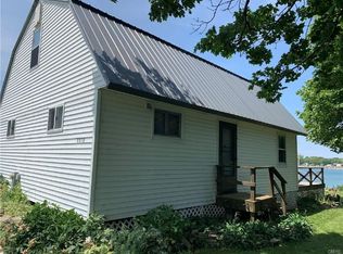 2203 Kelly St, Cape Vincent, NY 13618