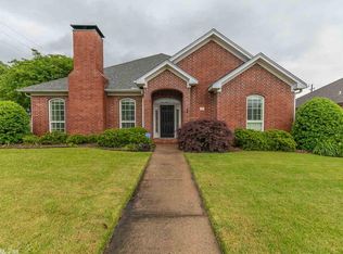 2 Montagne Ct, Little Rock, AR 72223