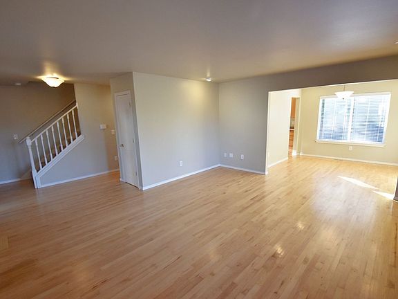 2nd image of 3318 Sunset Dr W