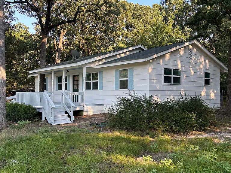 2752 Private Road 2410 — Photo 3