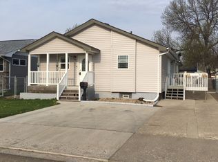 101 18th St NW, Minot, ND 58703