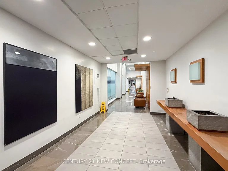 381 Front St W #501 — Photo 29