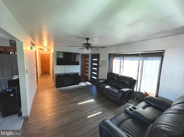 425 Pleasant St E, Hammonton, NJ 08037