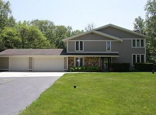 5315 W Elmhurst Dr, Mequon, WI 53092