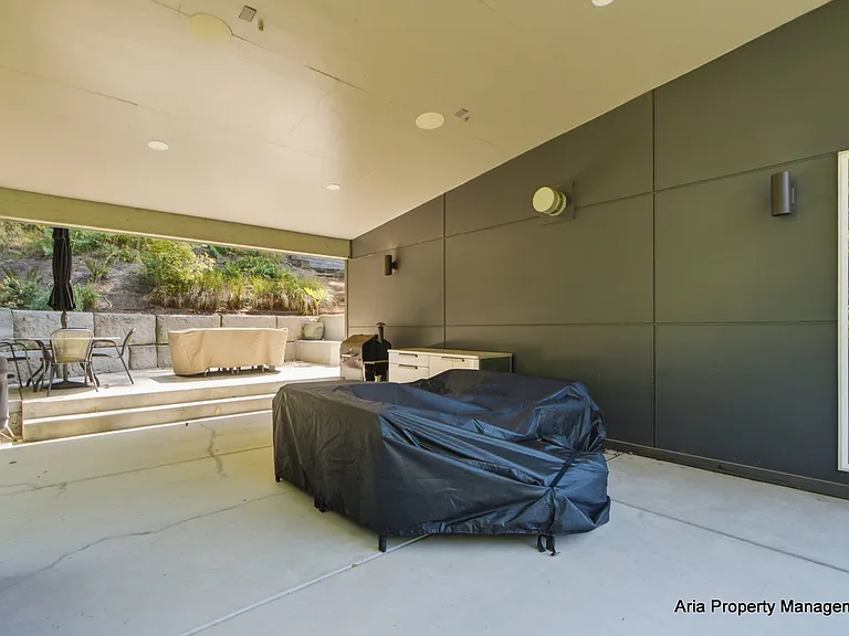 2709 NW Bullfinch Pl — Photo 25