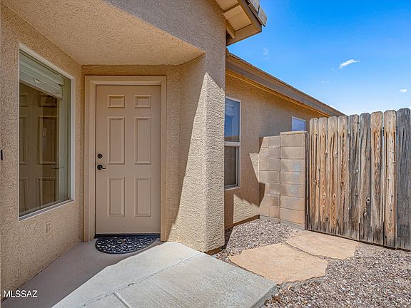 5th image of 9026 N School Hill Dr
