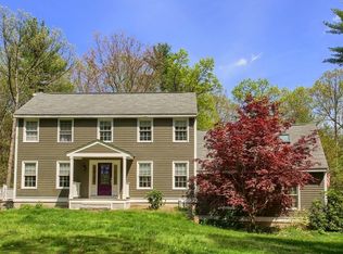 81 East St, Pepperell, MA 01463
