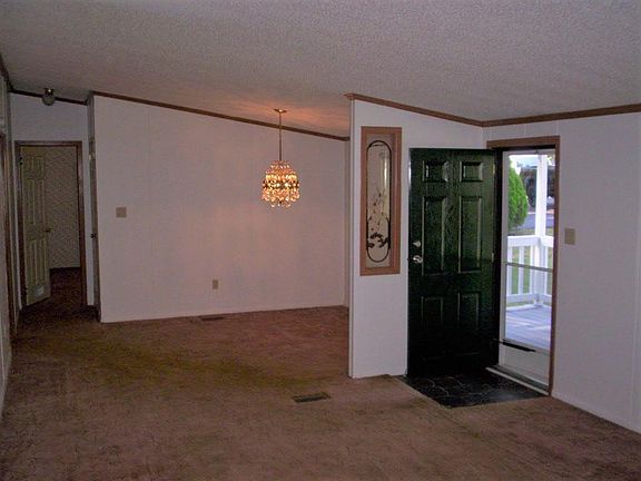 2nd image of 14 Fox Hound Ct