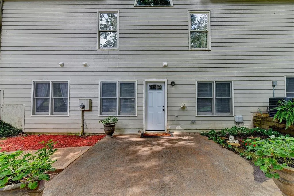 2 bed, 2.0 bath, 1500 sqft, $1,900 — Photo 3