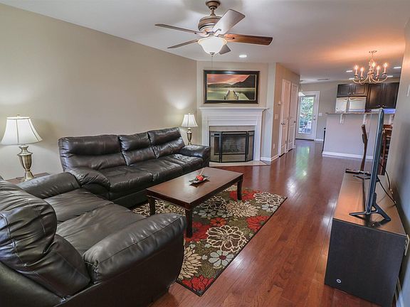 2nd image of 242 Killian Way #242