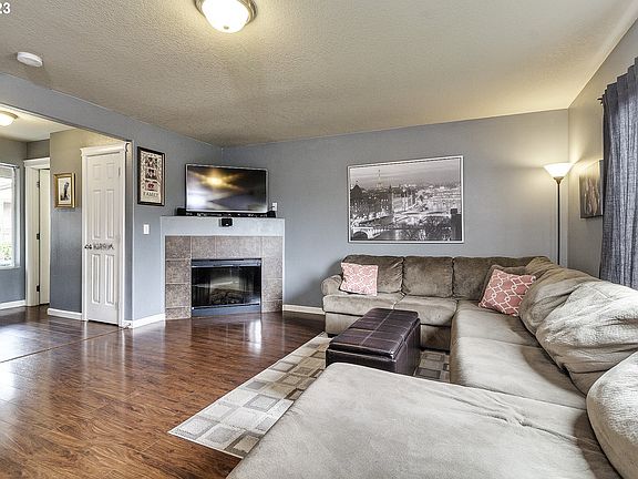 2nd image of 2321 Annie Lou Ct