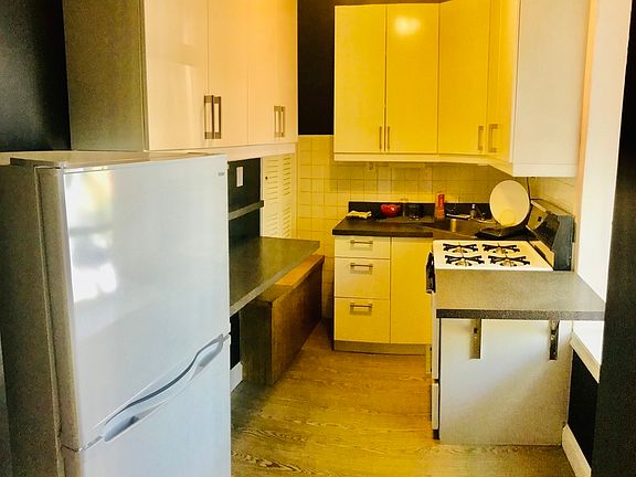 4th image of 12 Douglass St #2