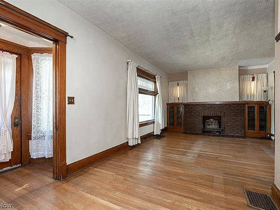 5th image of 4253 W 50th St