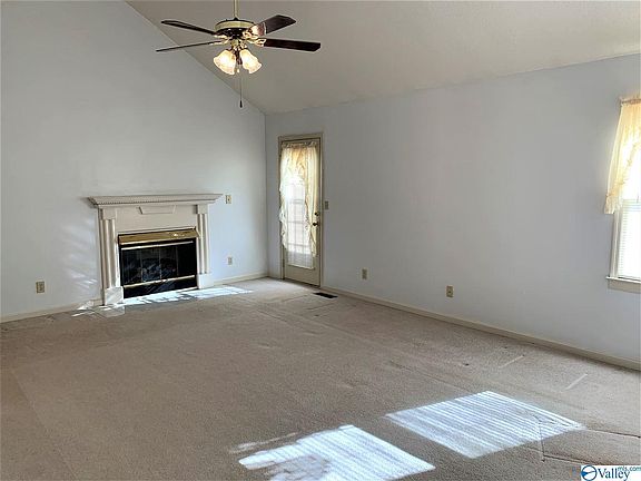 4th image of 102 Stoney Knoll Dr