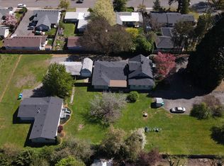 1290 Fruitdale Dr, Grants Pass, OR