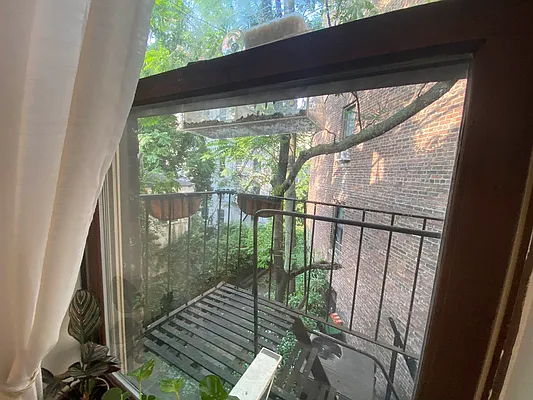 Rented by J PRESTON AND ASSOCIATES INC | media 10