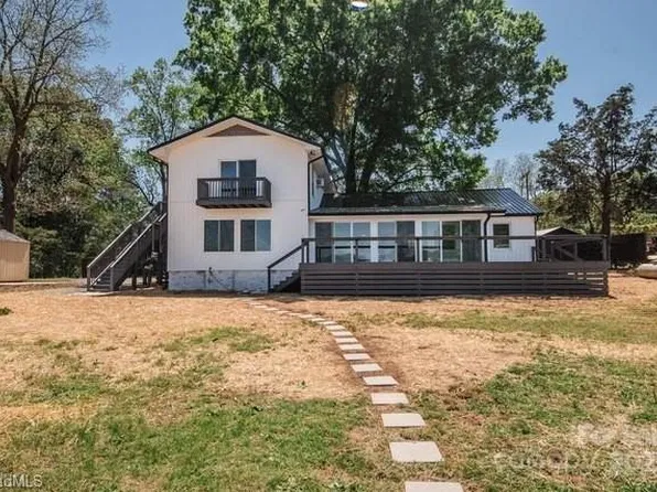451 S Strand Dr, Norwood, NC 28128