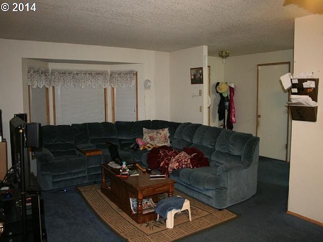 2nd image of 11909 NE 47th St